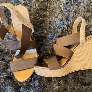 Yellowbox Brown wedges
